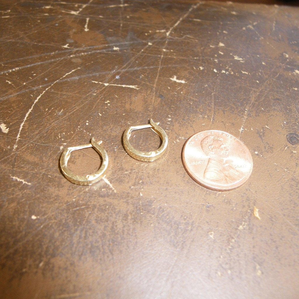 Vintage Women's 14k Gold Small Hoop Earrings
